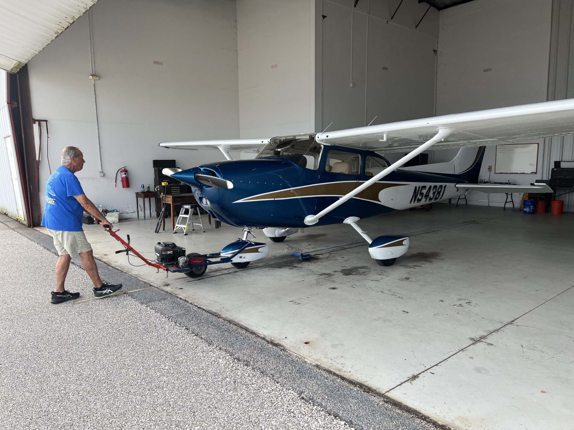 Hangar to runway